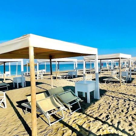 Regina Del Mare Holiday Apartments Tirrenia Exterior foto